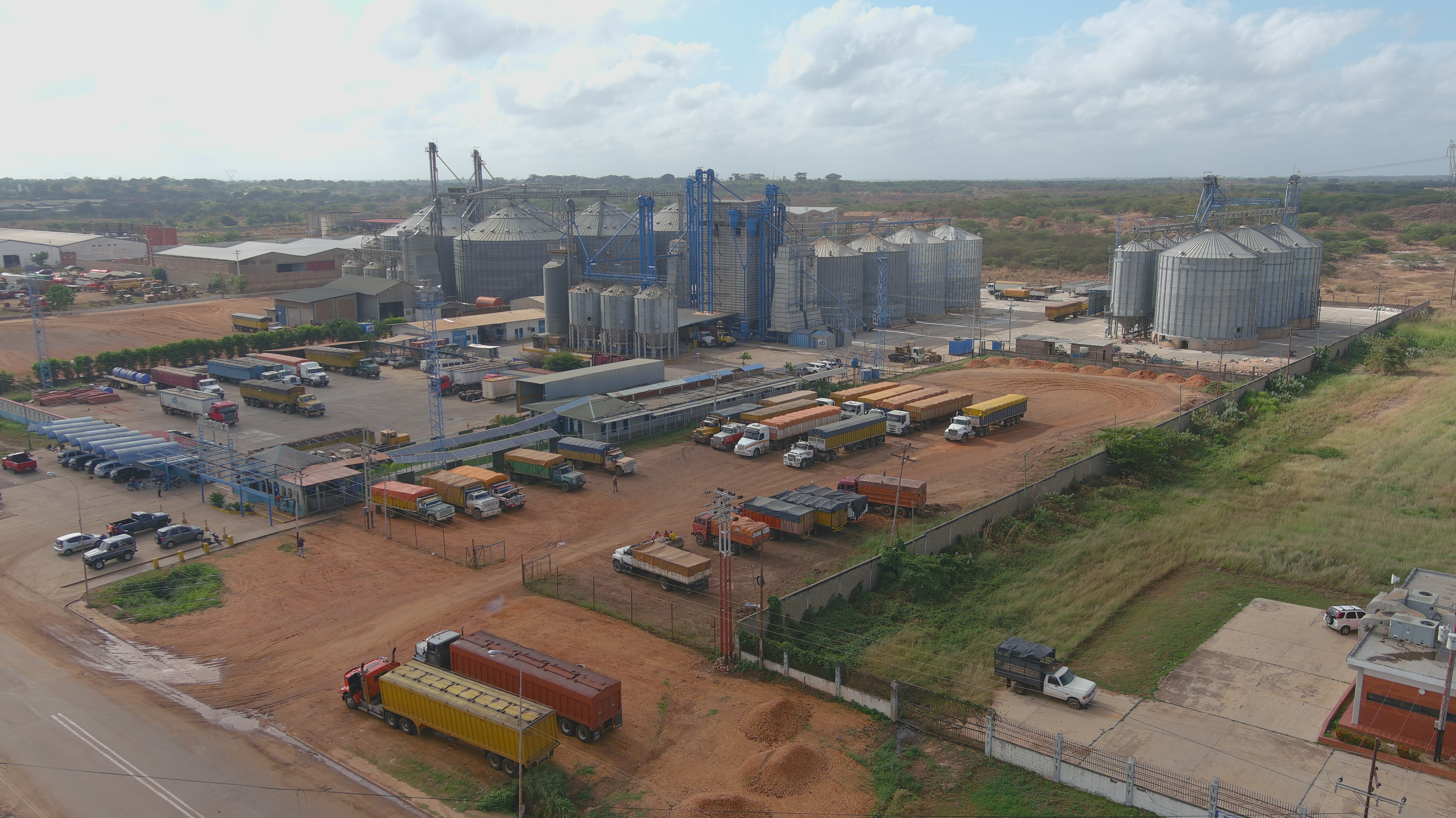 Vista aérea de silos